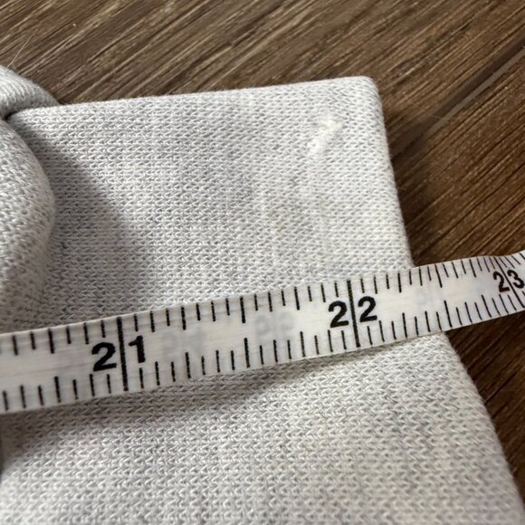 Vintage Walt Disney World Rainbow Embroidered Crewneck Sweatshirt Size Small - Picture 7 of 9